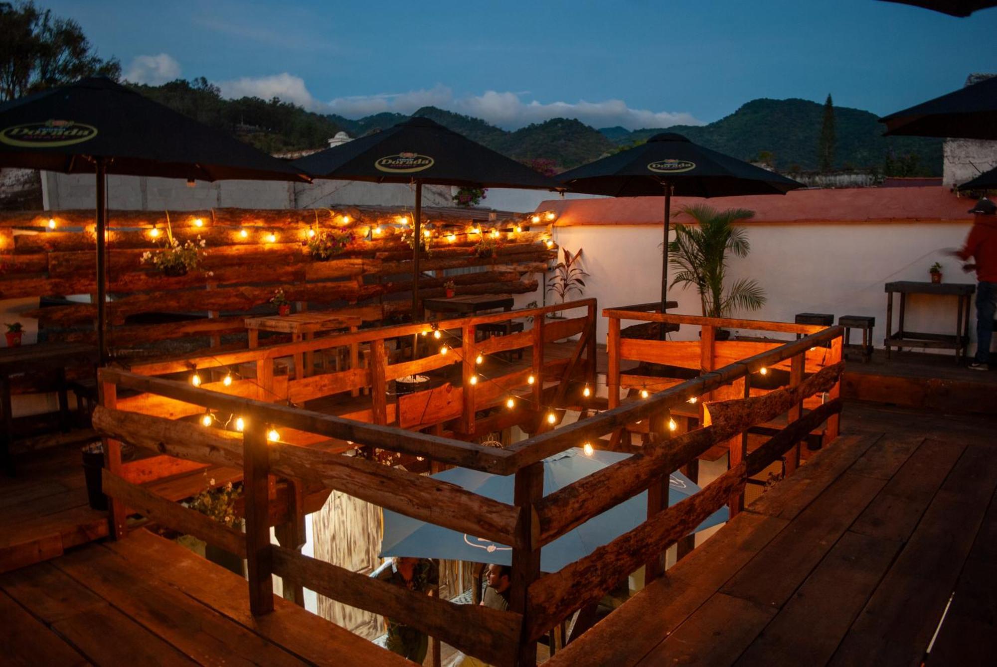 Kamazoztz Hostel And Travel Antigua Εξωτερικό φωτογραφία