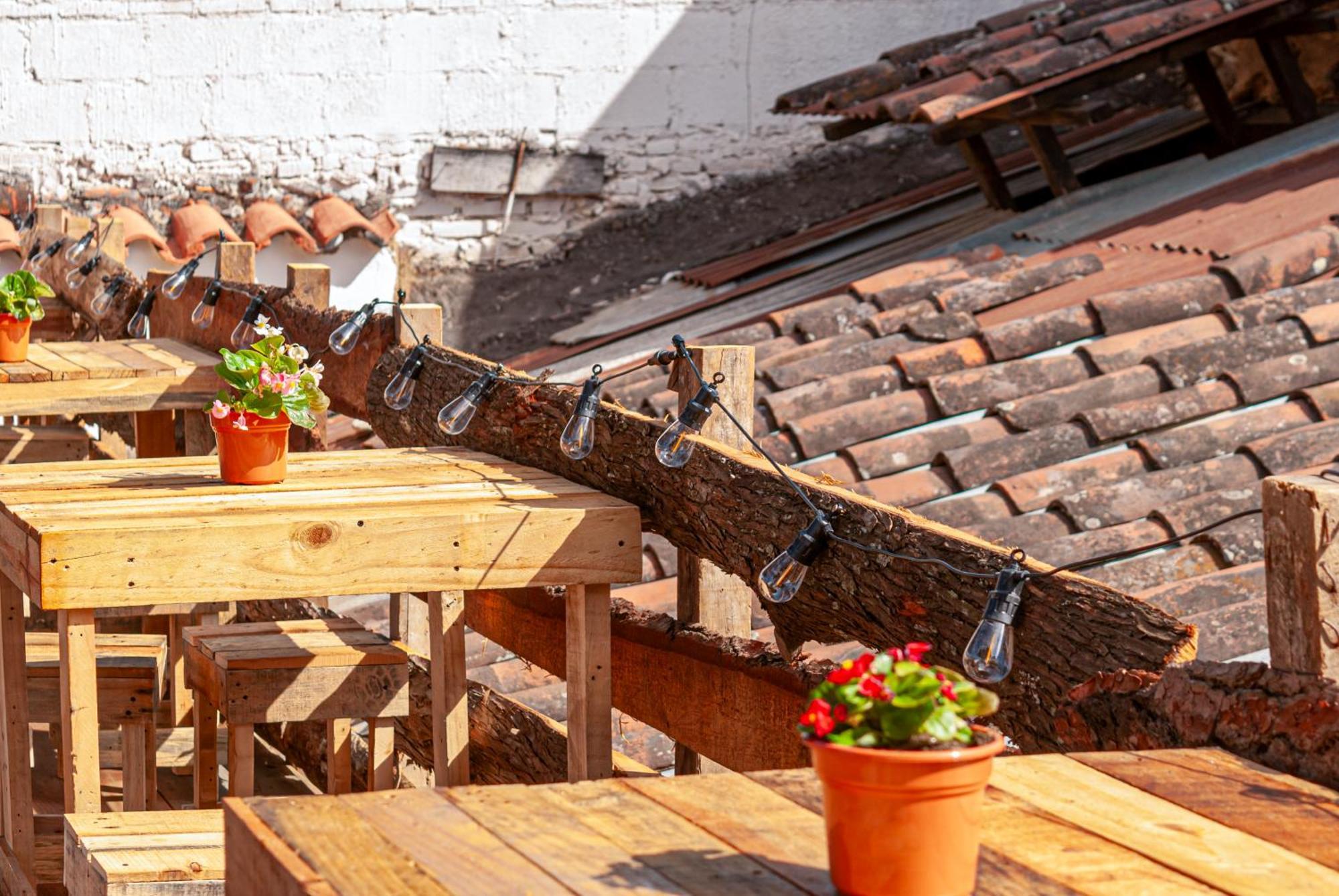 Kamazoztz Hostel And Travel Antigua Εξωτερικό φωτογραφία