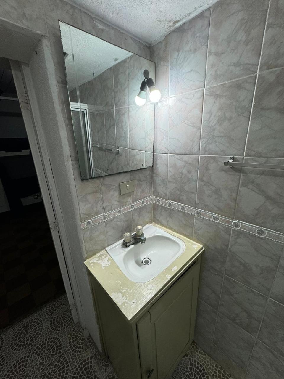 Kamazoztz Hostel And Travel Antigua Εξωτερικό φωτογραφία