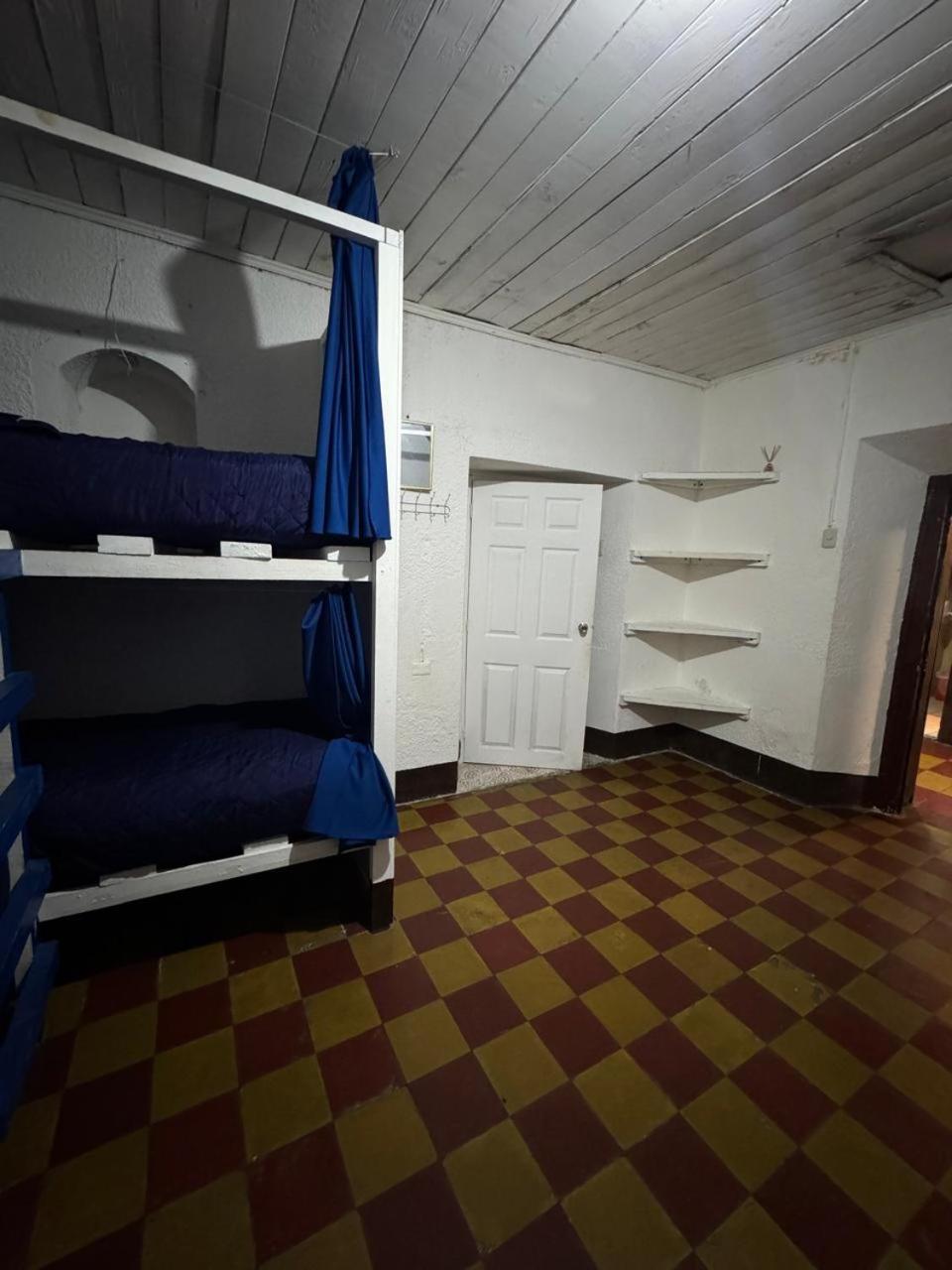 Kamazoztz Hostel And Travel Antigua Εξωτερικό φωτογραφία