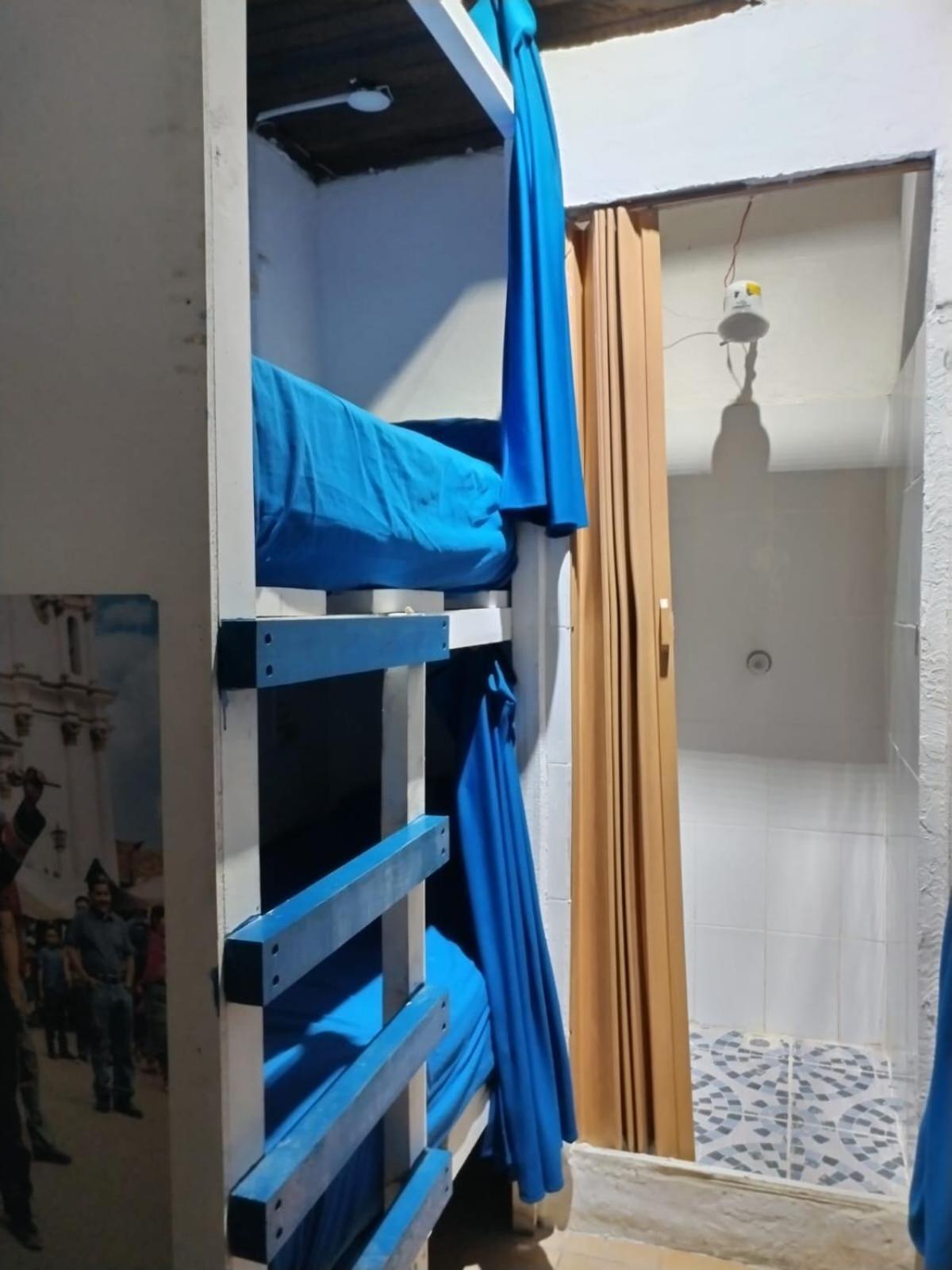 Kamazoztz Hostel And Travel Antigua Εξωτερικό φωτογραφία